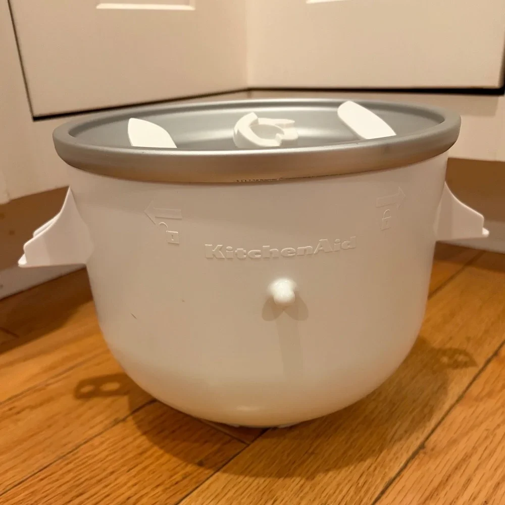 KitchenAid Ice Cream Maker Attachment KICA0WH 2 Quart White Freeze Bowl Dasher